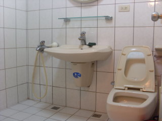 Ӥ