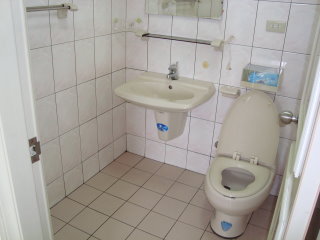 Ӥ