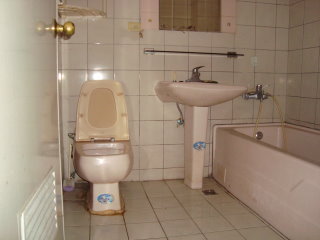 Ӥ