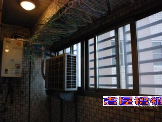 Ӥ