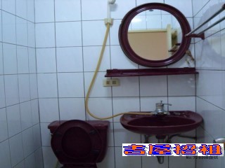Ӥ