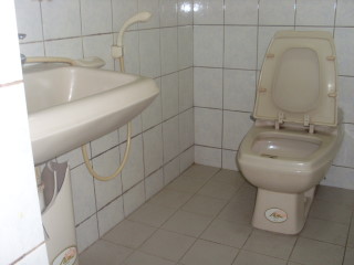 Ӥ