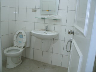 Ӥ